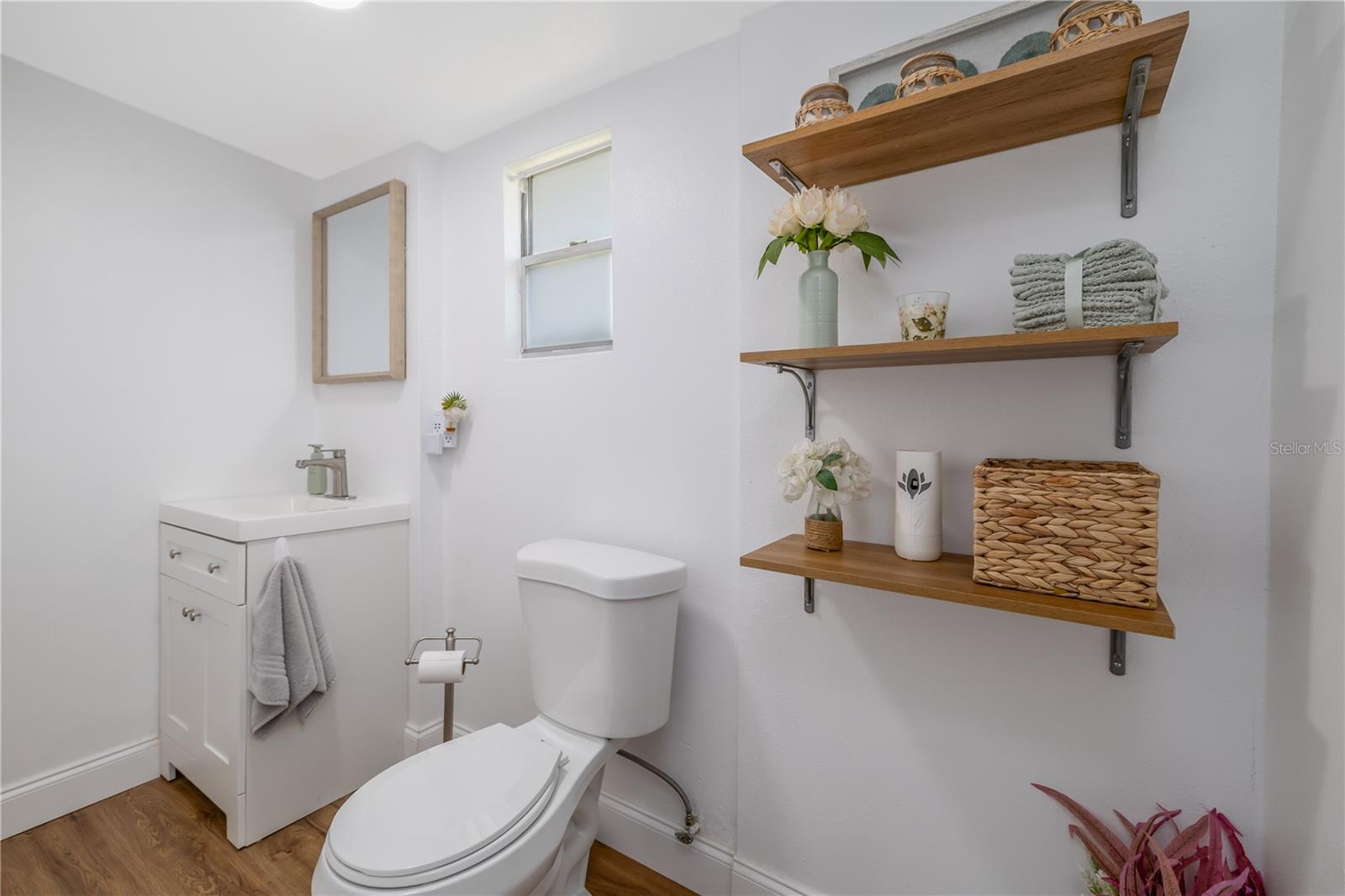 Image 21 of 55 For 69 Bayshore Drive