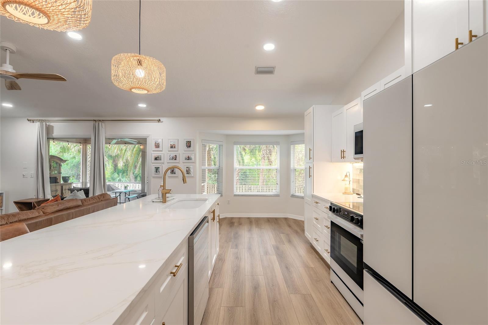 Image 10 of 36 For 983 Countryside West Boulevard