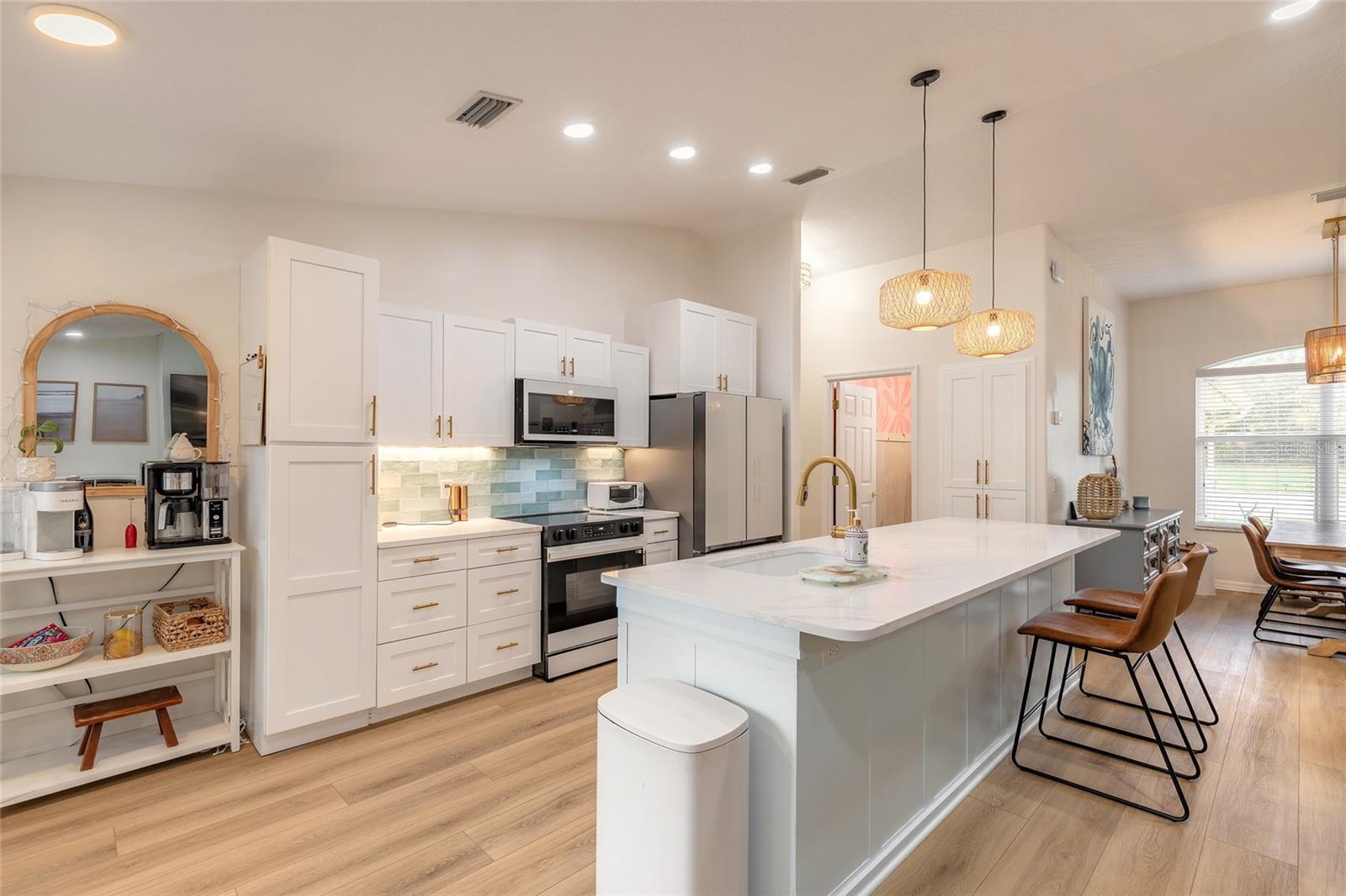 Image 12 of 36 For 983 Countryside West Boulevard