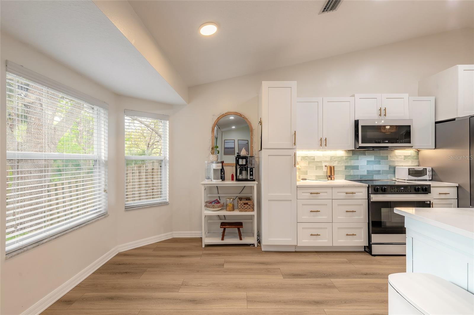 Image 13 of 36 For 983 Countryside West Boulevard