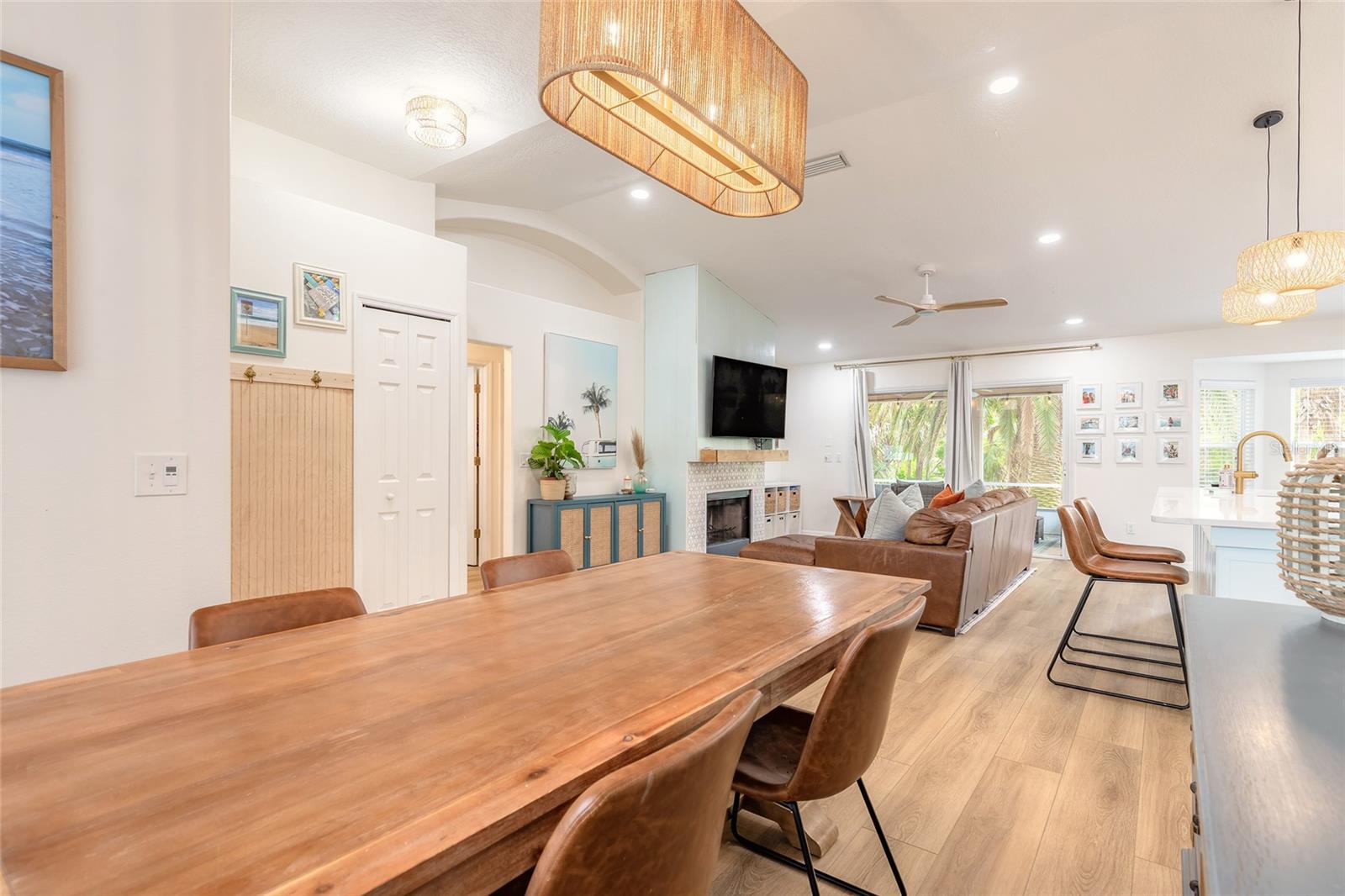 Image 3 of 36 For 983 Countryside West Boulevard