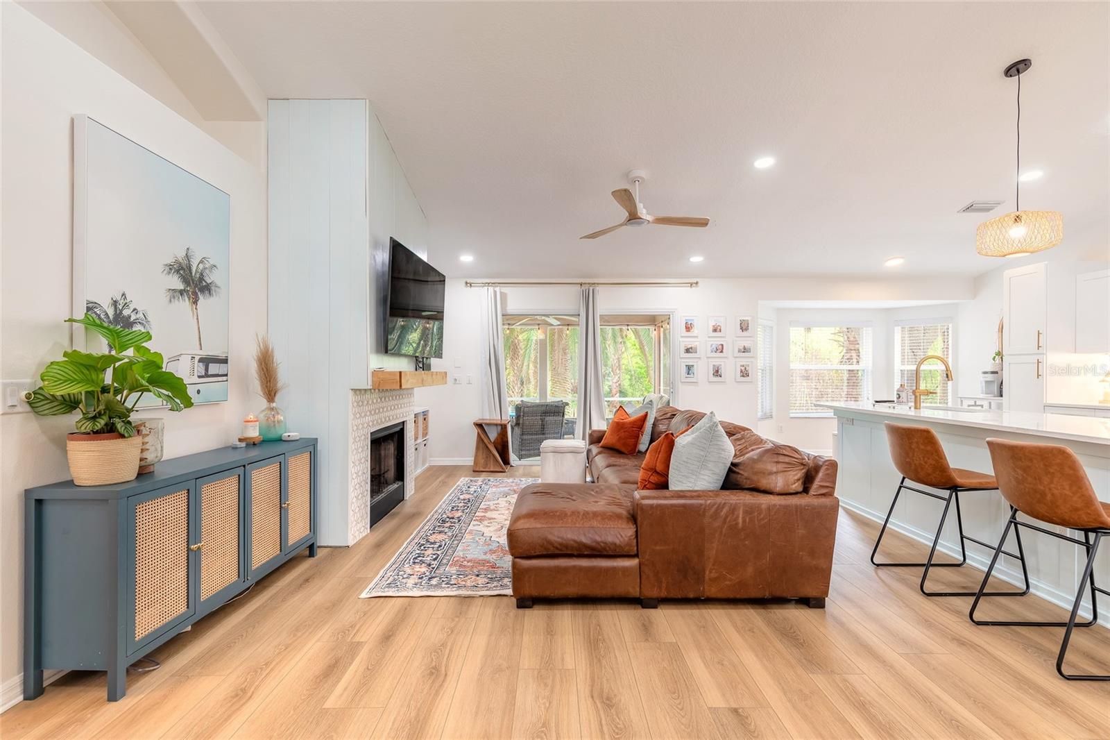 Image 4 of 36 For 983 Countryside West Boulevard