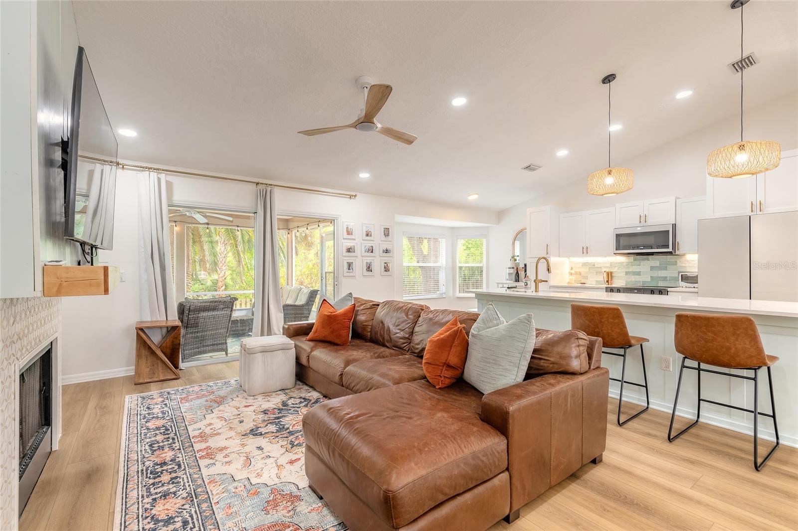 Image 6 of 36 For 983 Countryside West Boulevard