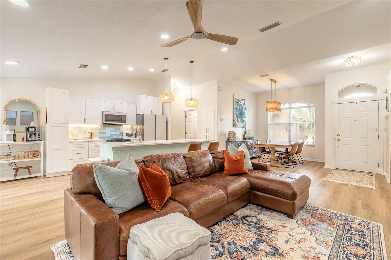 Image 7 of 36 For 983 Countryside West Boulevard