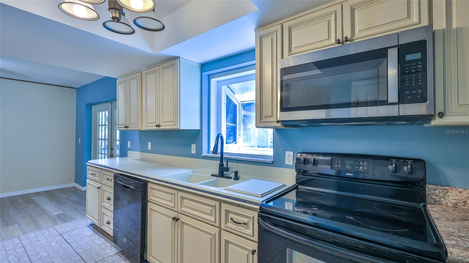 Image 13 of 28 For 1915 Umbrella Tree Drive