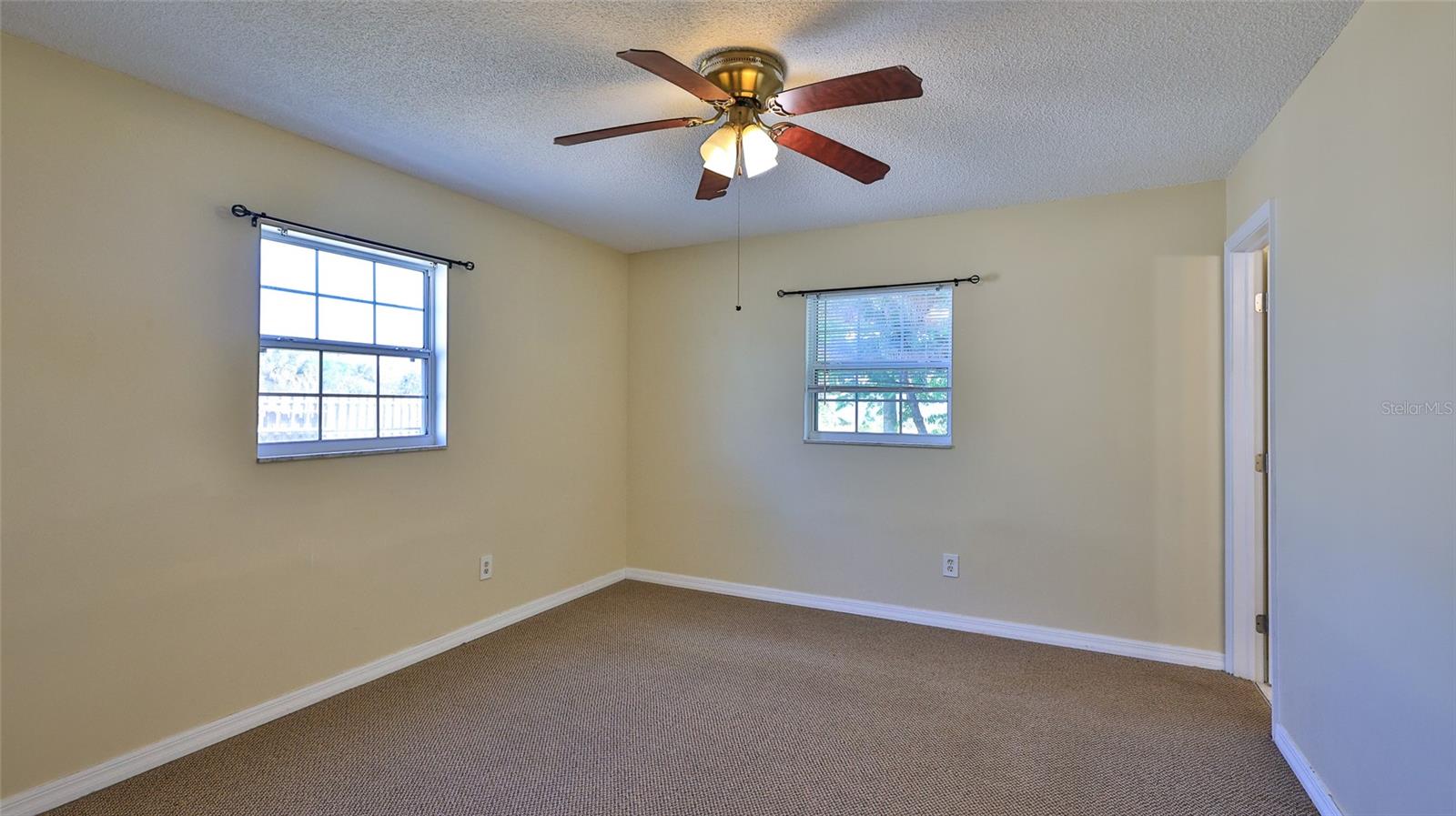 Image 19 of 28 For 1915 Umbrella Tree Drive