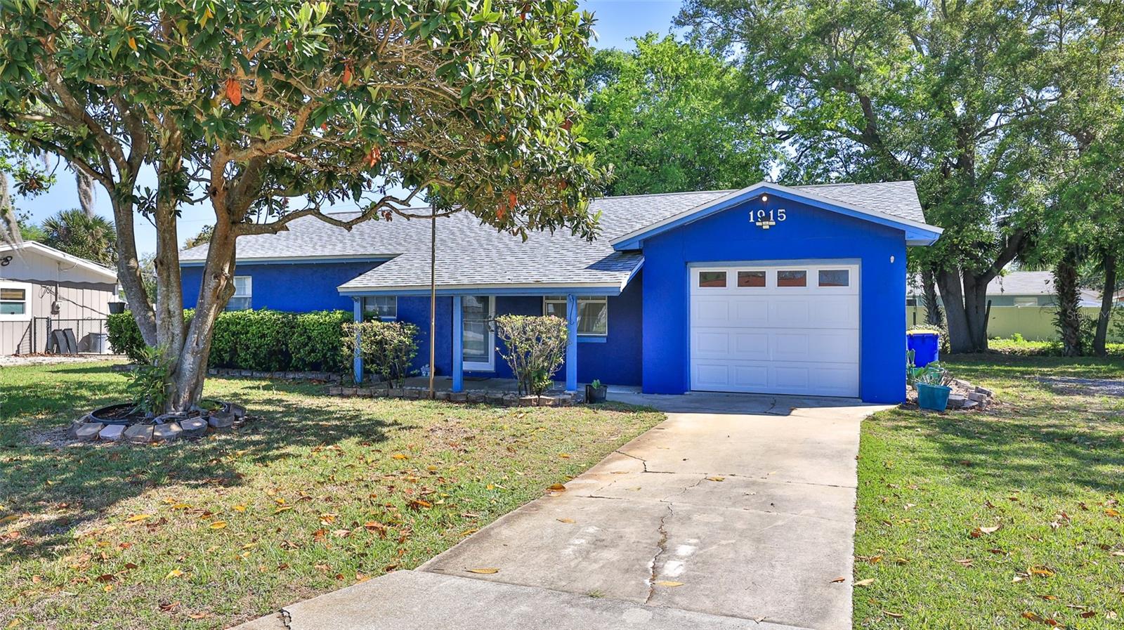 Image 2 of 28 For 1915 Umbrella Tree Drive