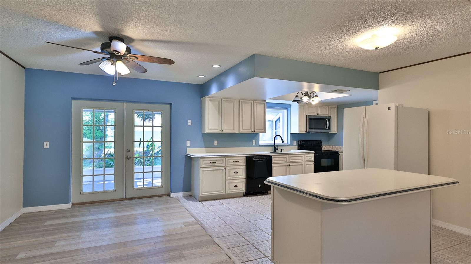 Image 8 of 28 For 1915 Umbrella Tree Drive