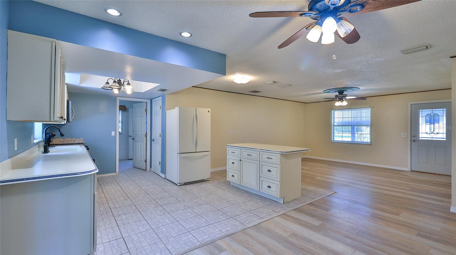 Image 9 of 28 For 1915 Umbrella Tree Drive