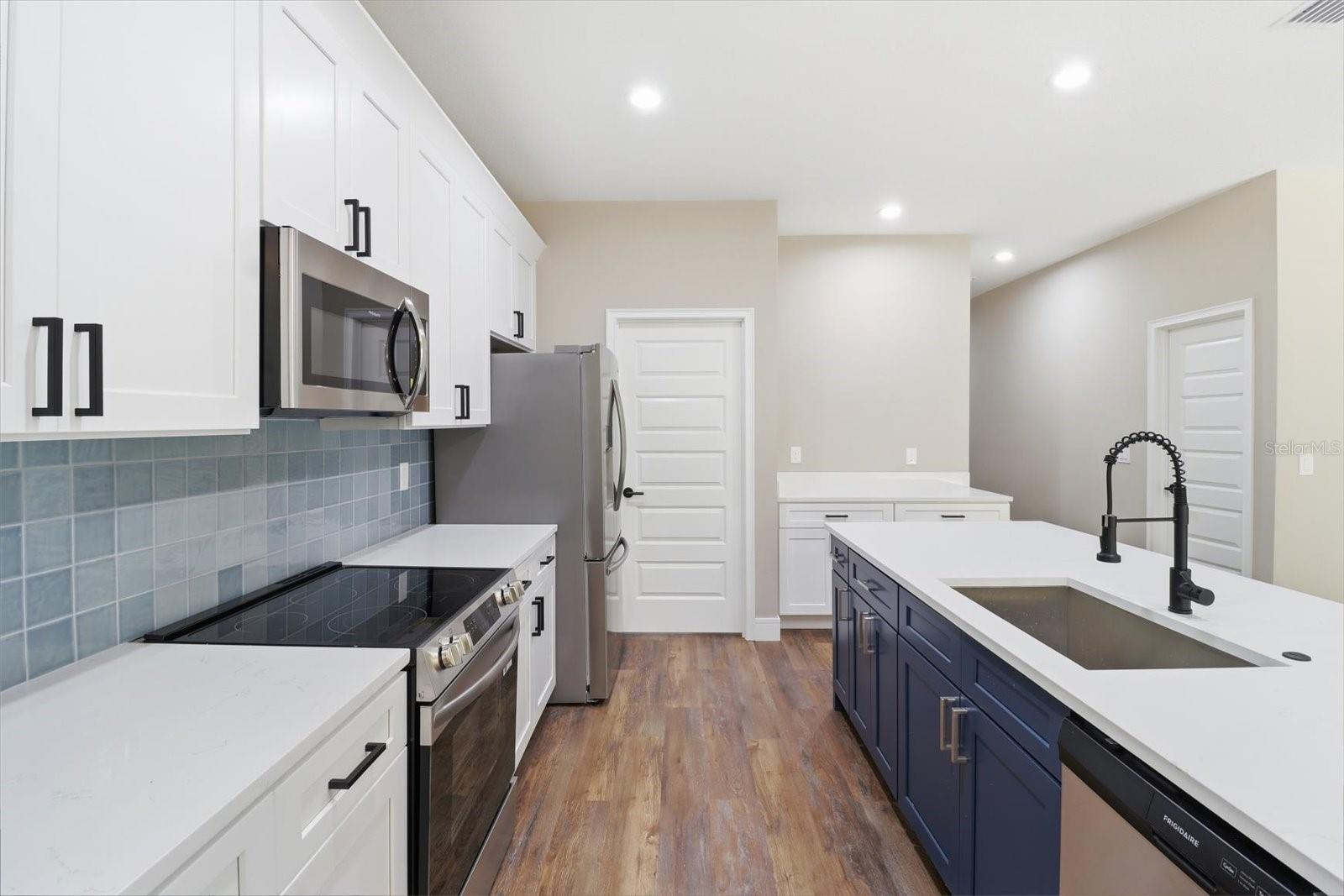 Image 11 of 46 For 19126 101st Street