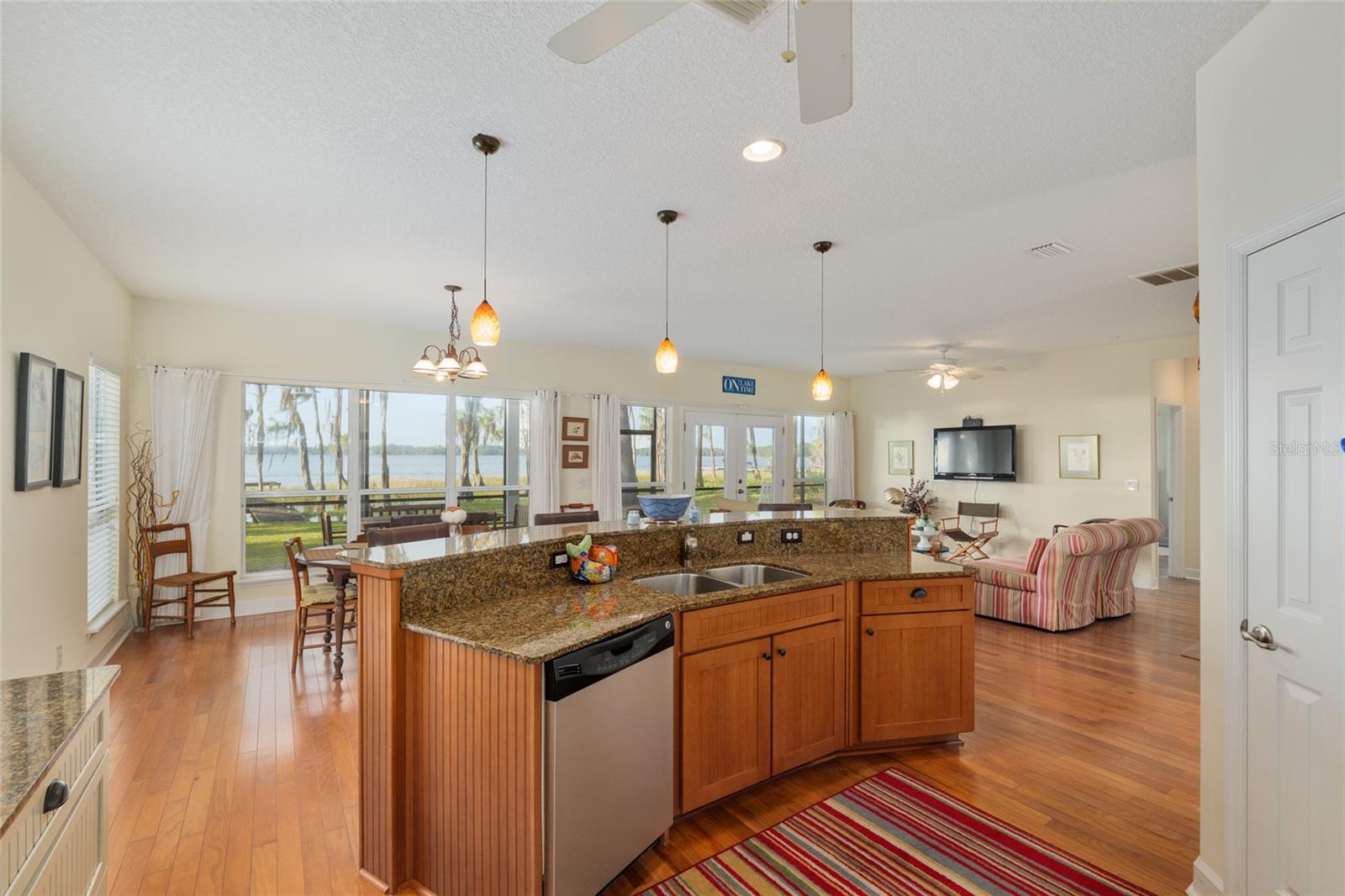 Image 27 of 100 For 2499 30th Street