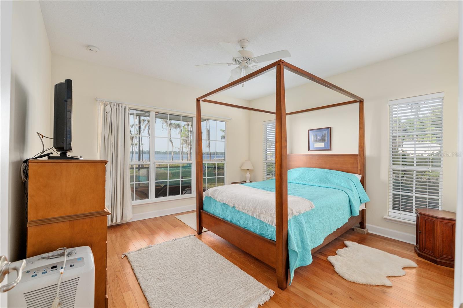 Image 31 of 100 For 2499 30th Street