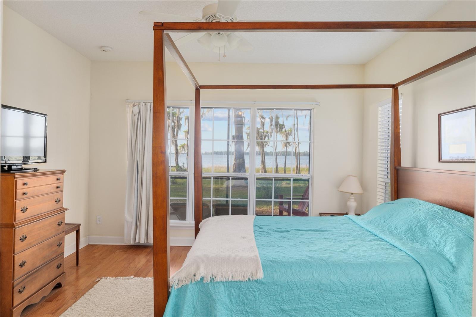 Image 32 of 100 For 2499 30th Street