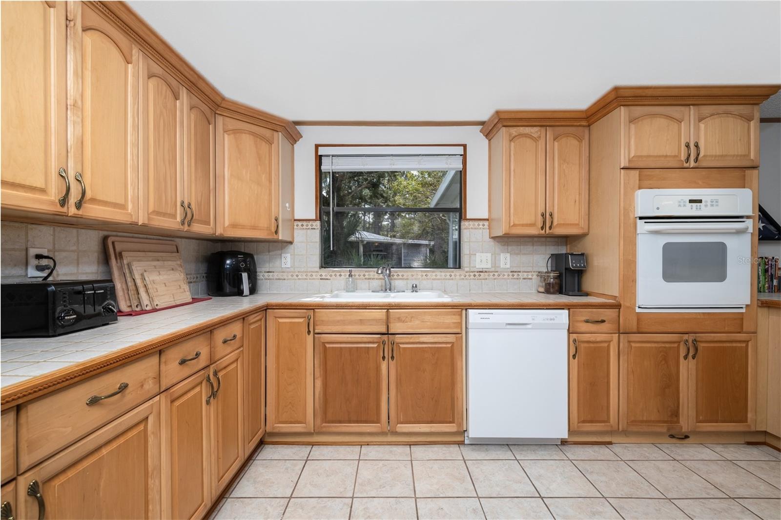 Image 13 of 64 For 412 Schooner Avenue