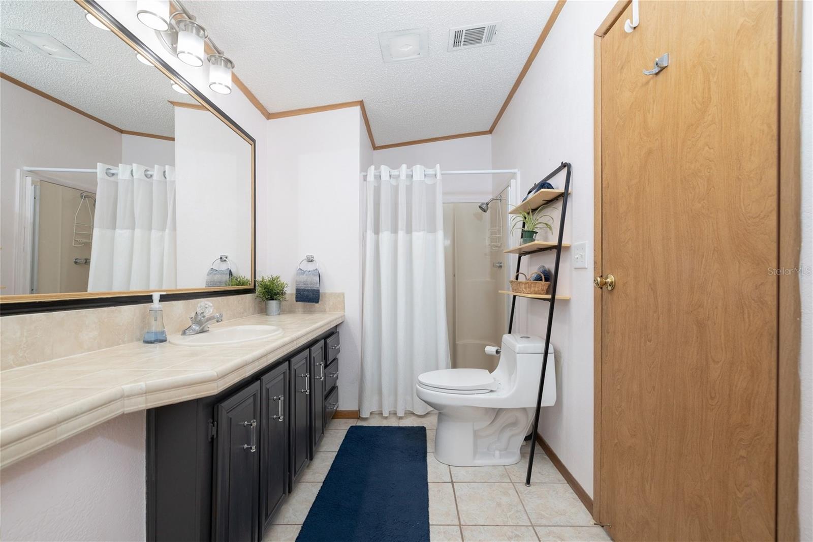 Image 21 of 64 For 412 Schooner Avenue