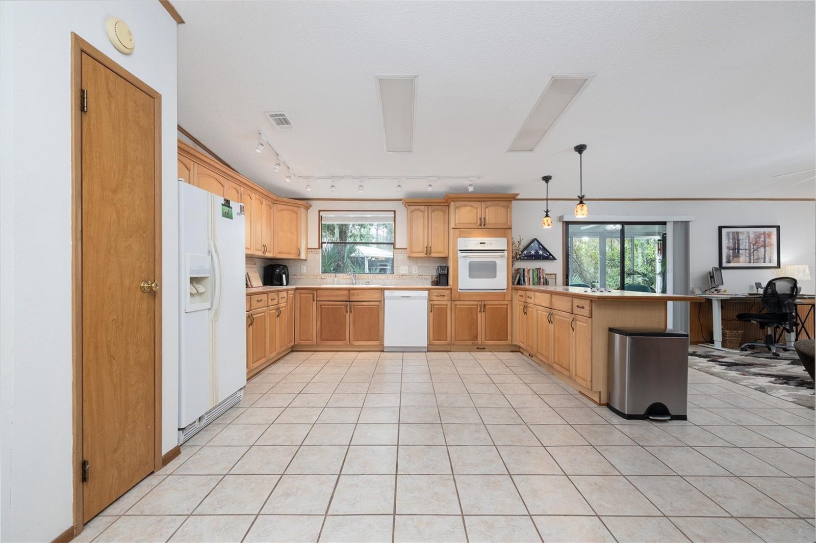 Image 3 of 64 For 412 Schooner Avenue