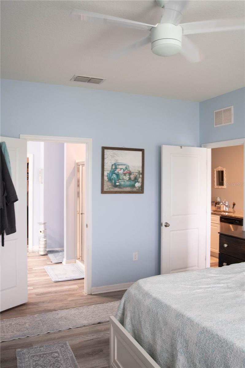 Image 10 of 26 For 3021 Blue Shores Way