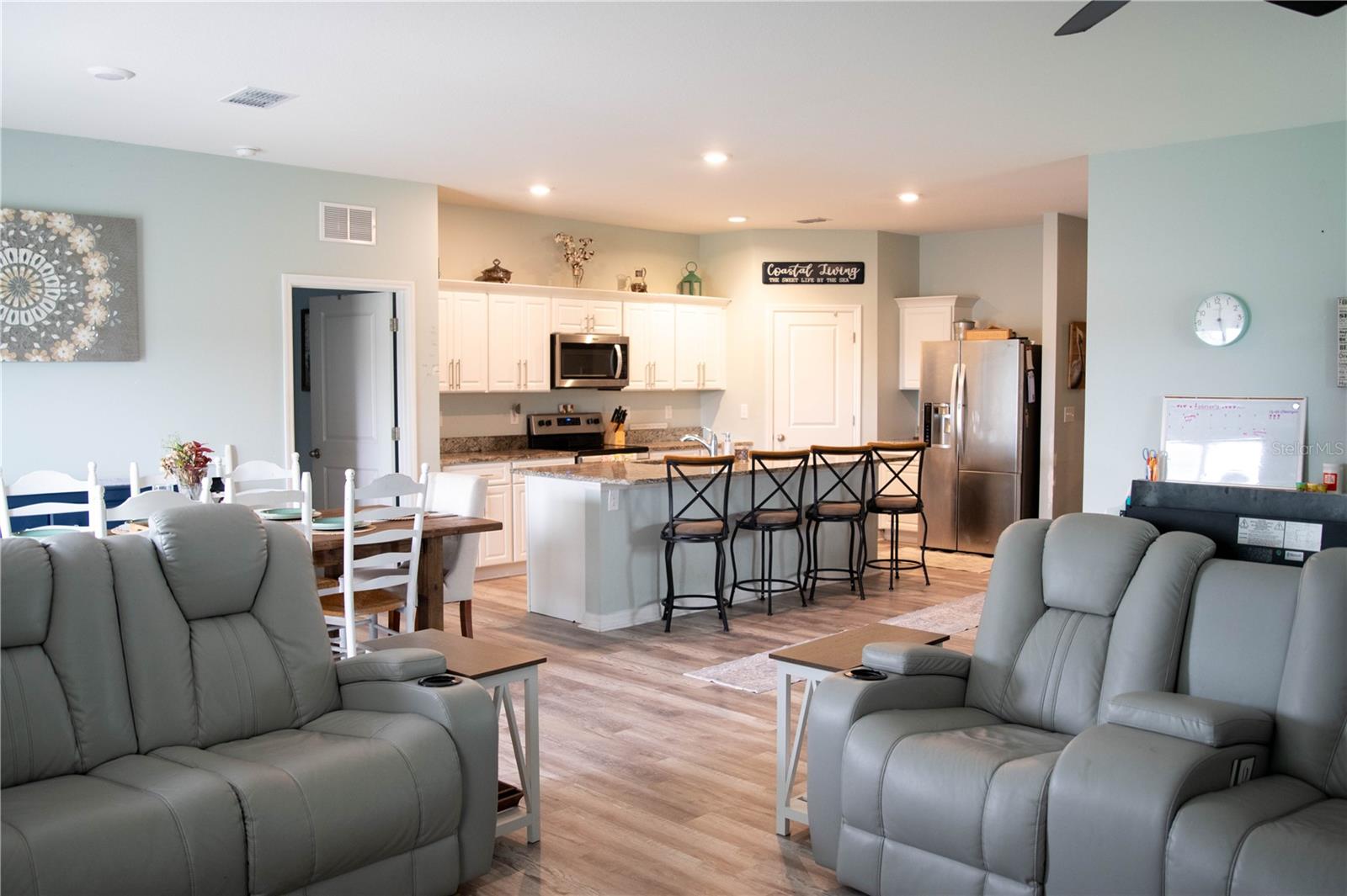 Image 8 of 26 For 3021 Blue Shores Way