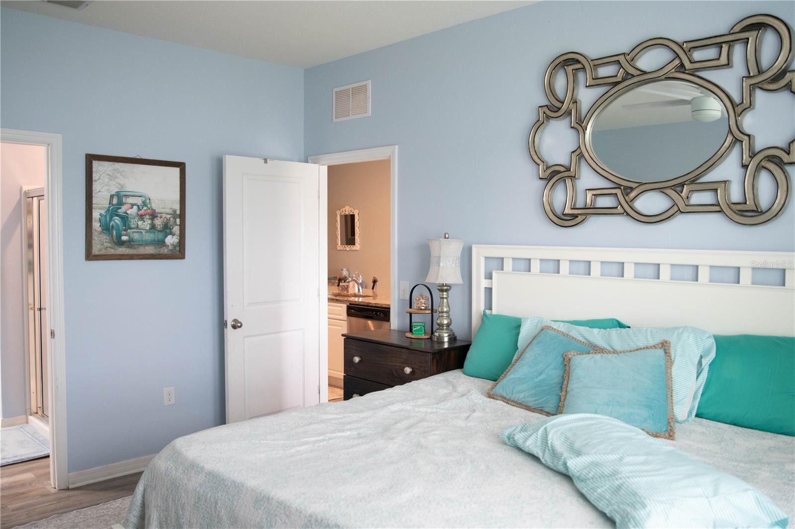 Image 9 of 26 For 3021 Blue Shores Way