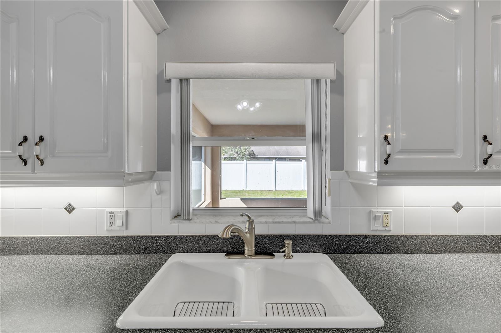 Image 10 of 42 For 2530 Tamarind Drive