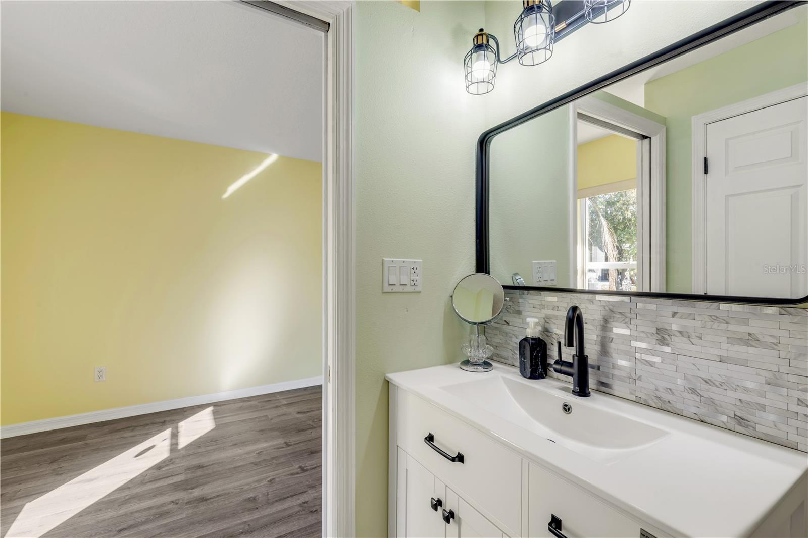 Image 19 of 42 For 2530 Tamarind Drive