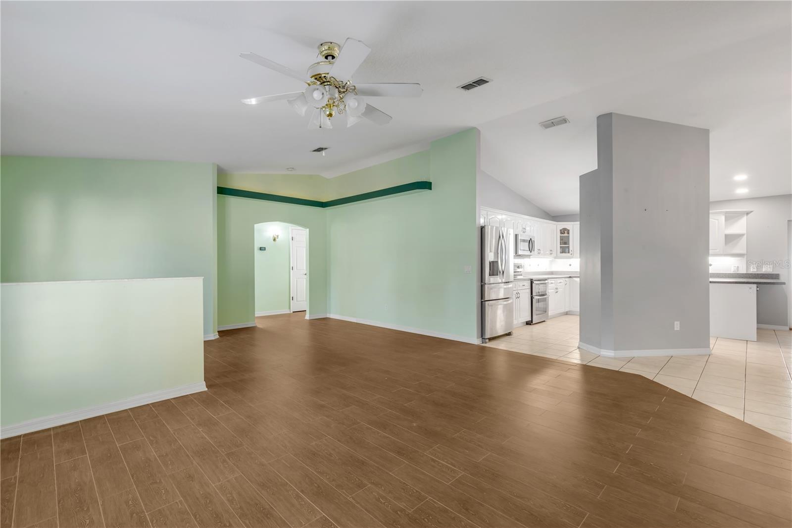 Image 7 of 42 For 2530 Tamarind Drive