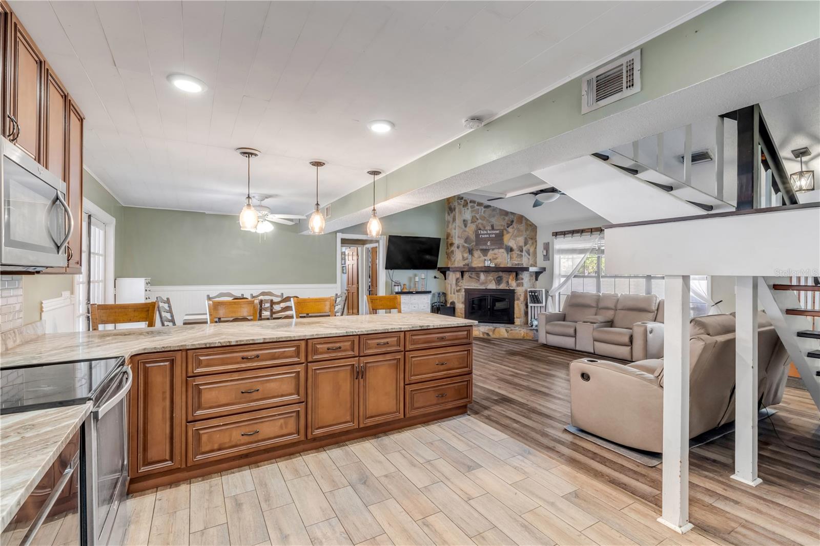 Image 18 of 67 For 281 Galbraith Avenue