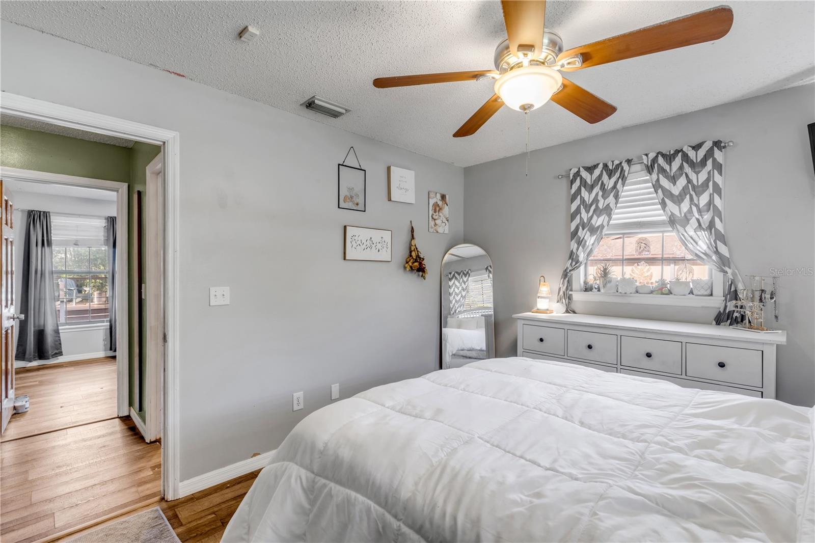 Image 26 of 67 For 281 Galbraith Avenue