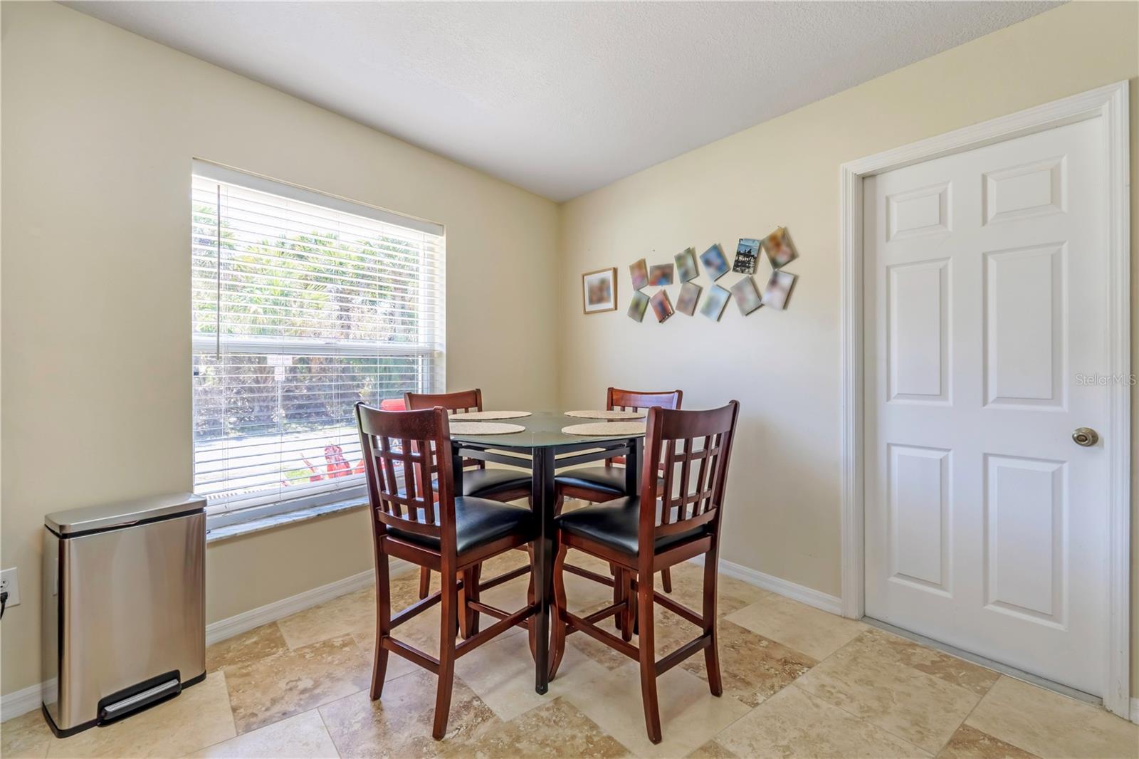 Image 11 of 23 For 710 River Oaks Circle