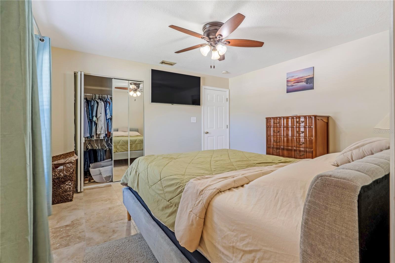 Image 14 of 23 For 710 River Oaks Circle