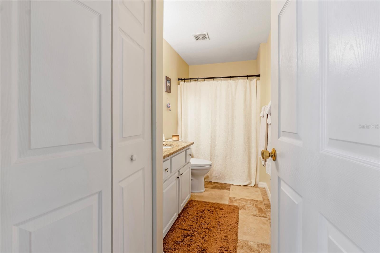 Image 18 of 23 For 710 River Oaks Circle