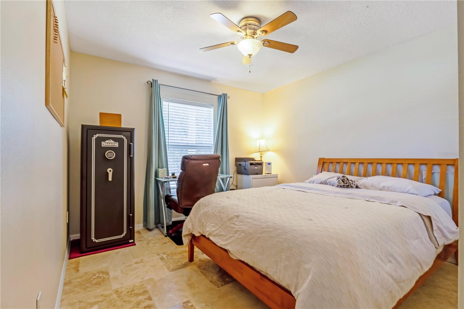 Image 20 of 23 For 710 River Oaks Circle