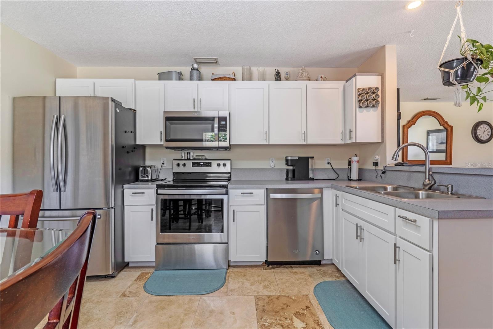 Image 7 of 23 For 710 River Oaks Circle