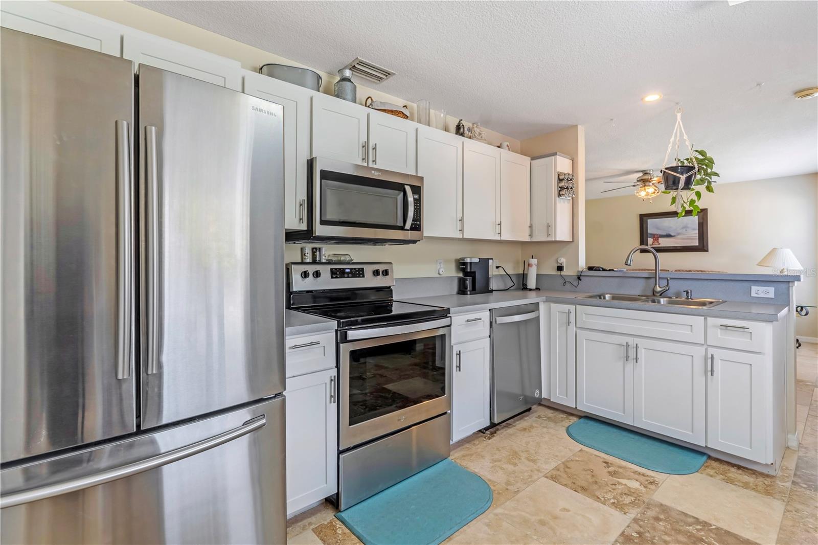 Image 9 of 23 For 710 River Oaks Circle