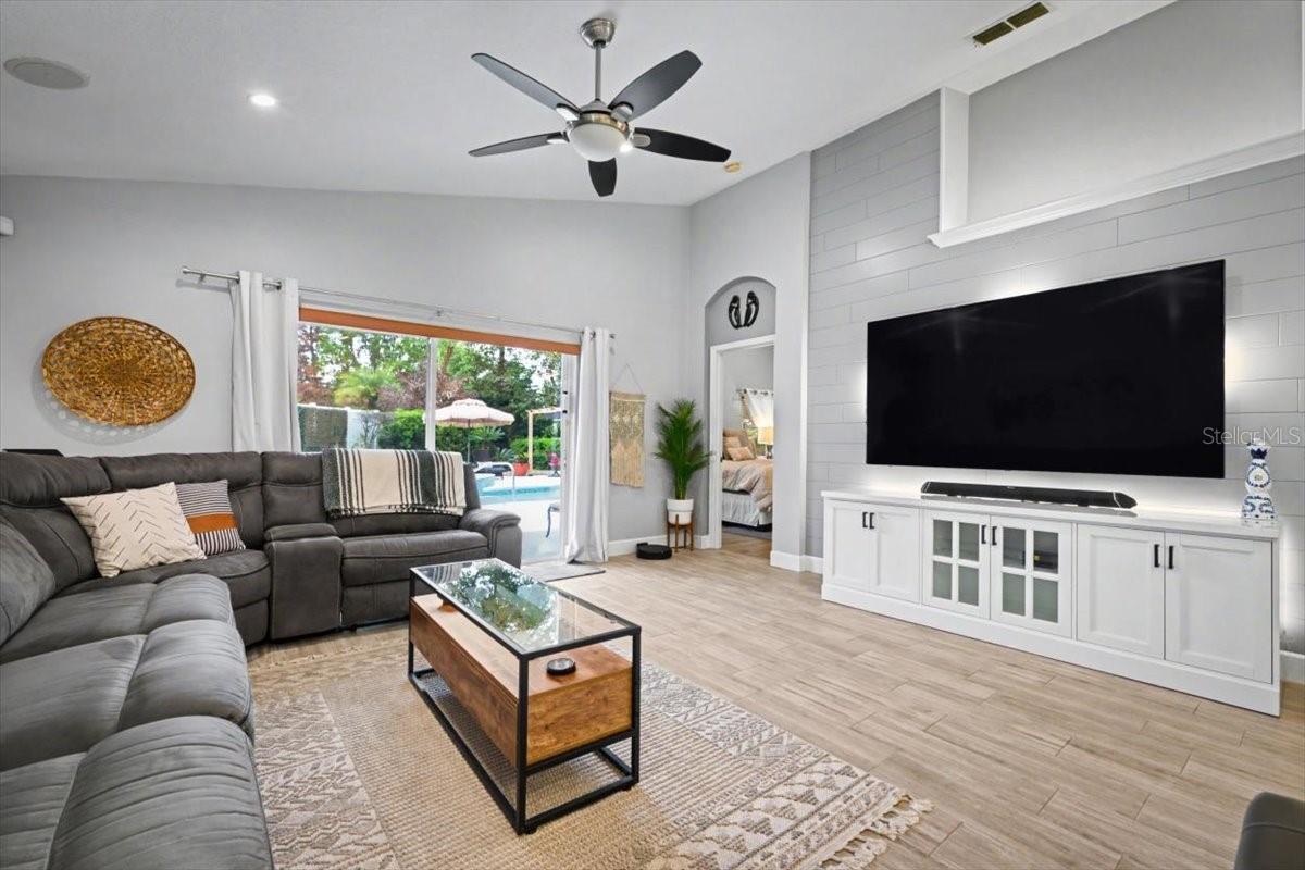 Image 6 of 52 For 813 Grand Hughey Court