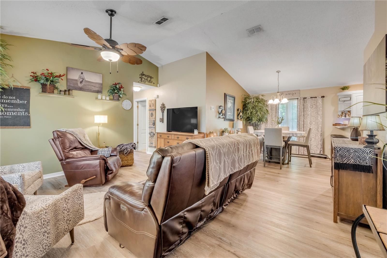 Image 14 of 52 For 3314 Tamarind Drive