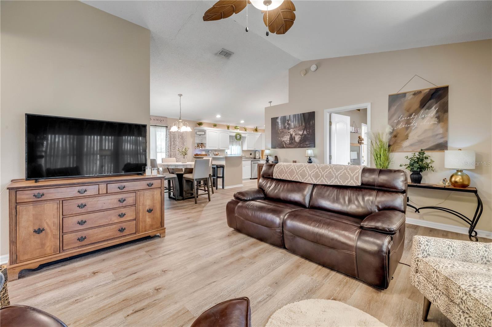 Image 16 of 52 For 3314 Tamarind Drive