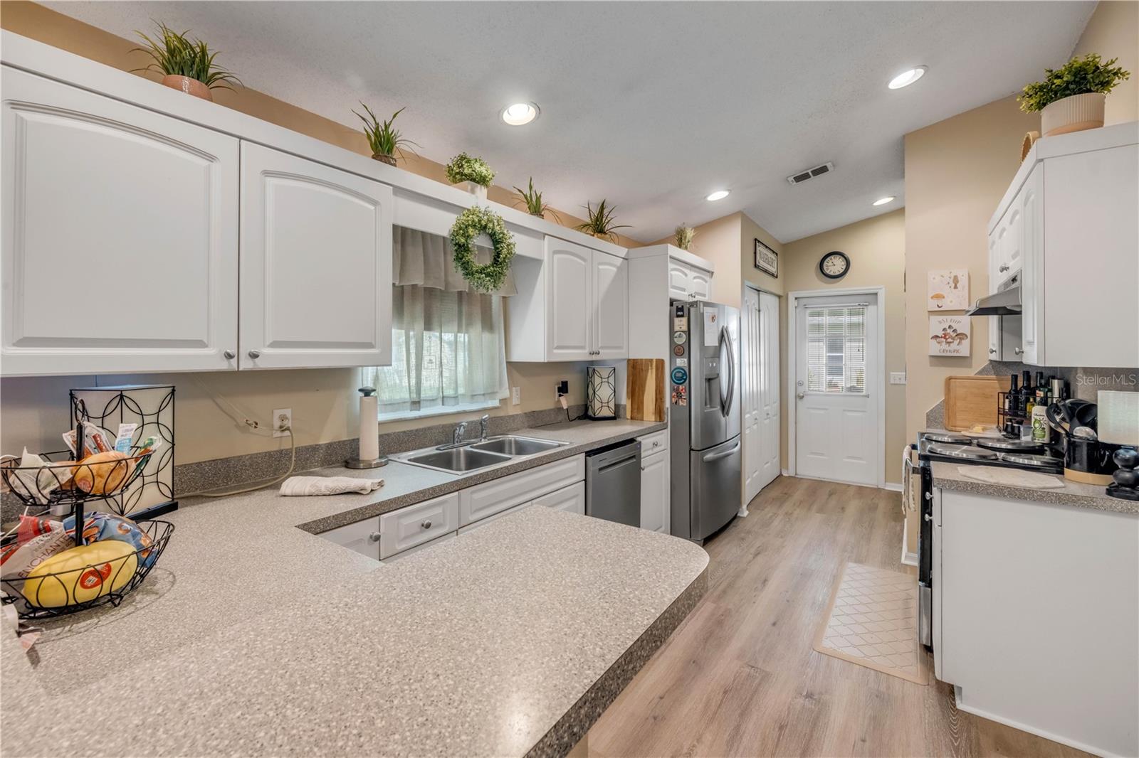 Image 22 of 52 For 3314 Tamarind Drive
