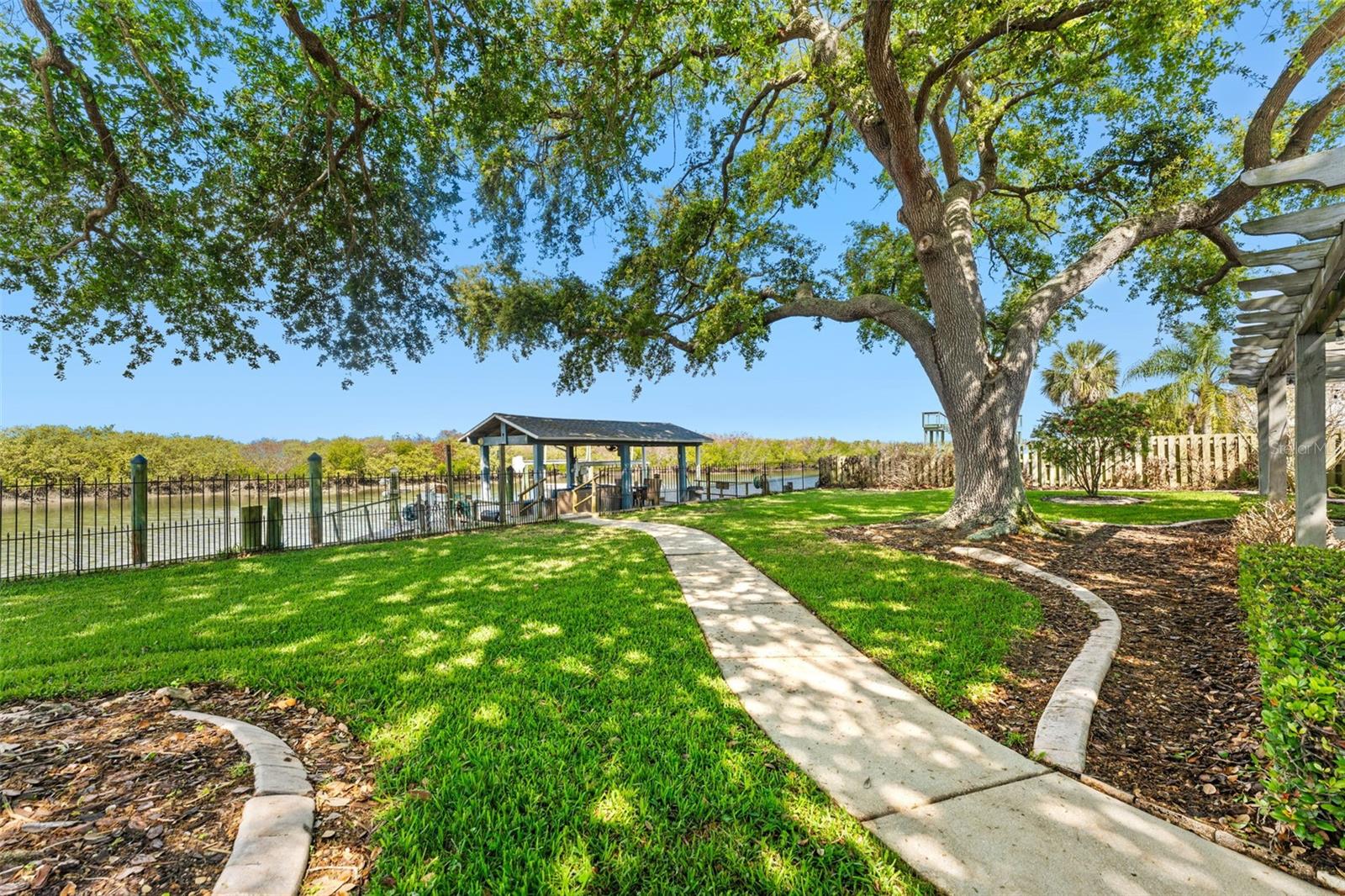 Image 29 of 51 For 228 Quay Assisi