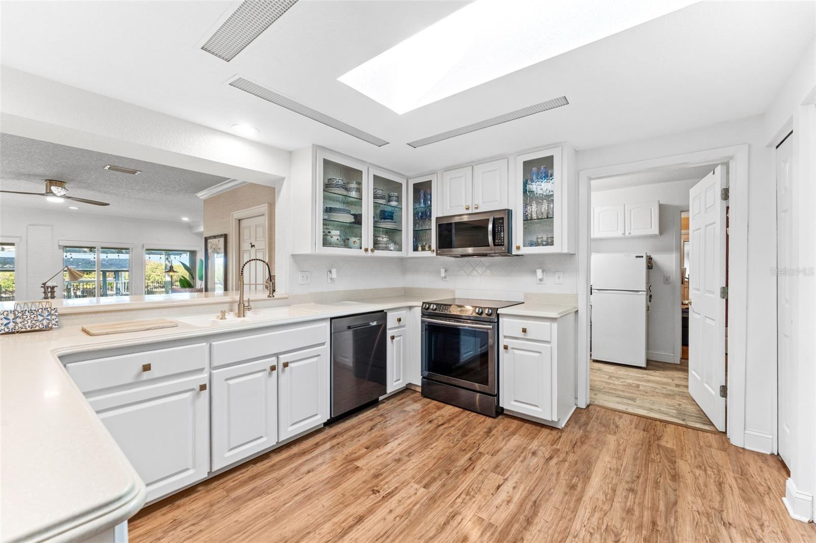 Image 8 of 51 For 228 Quay Assisi