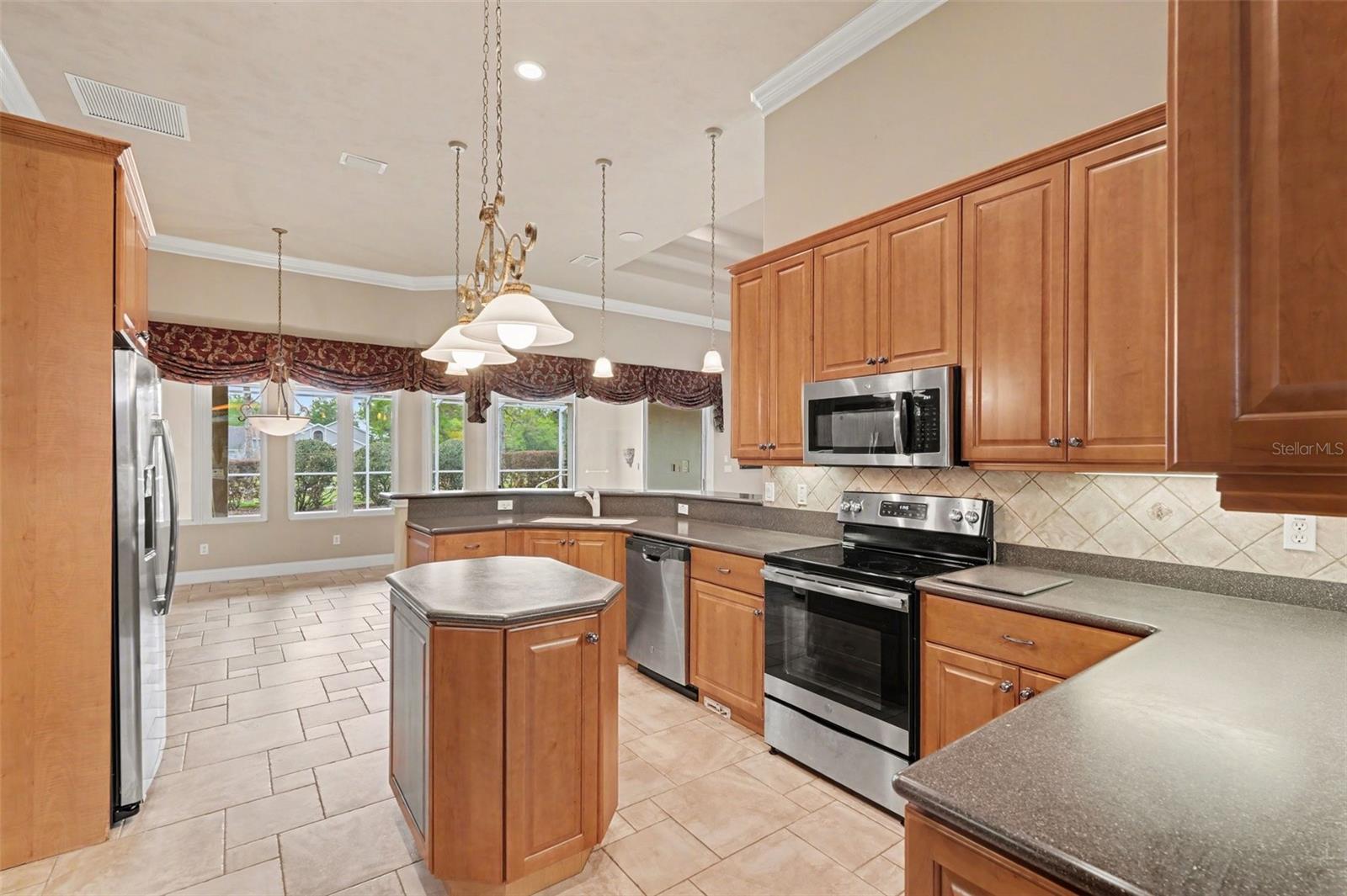 Image 13 of 45 For 3114 Spruce Creek Boulevard