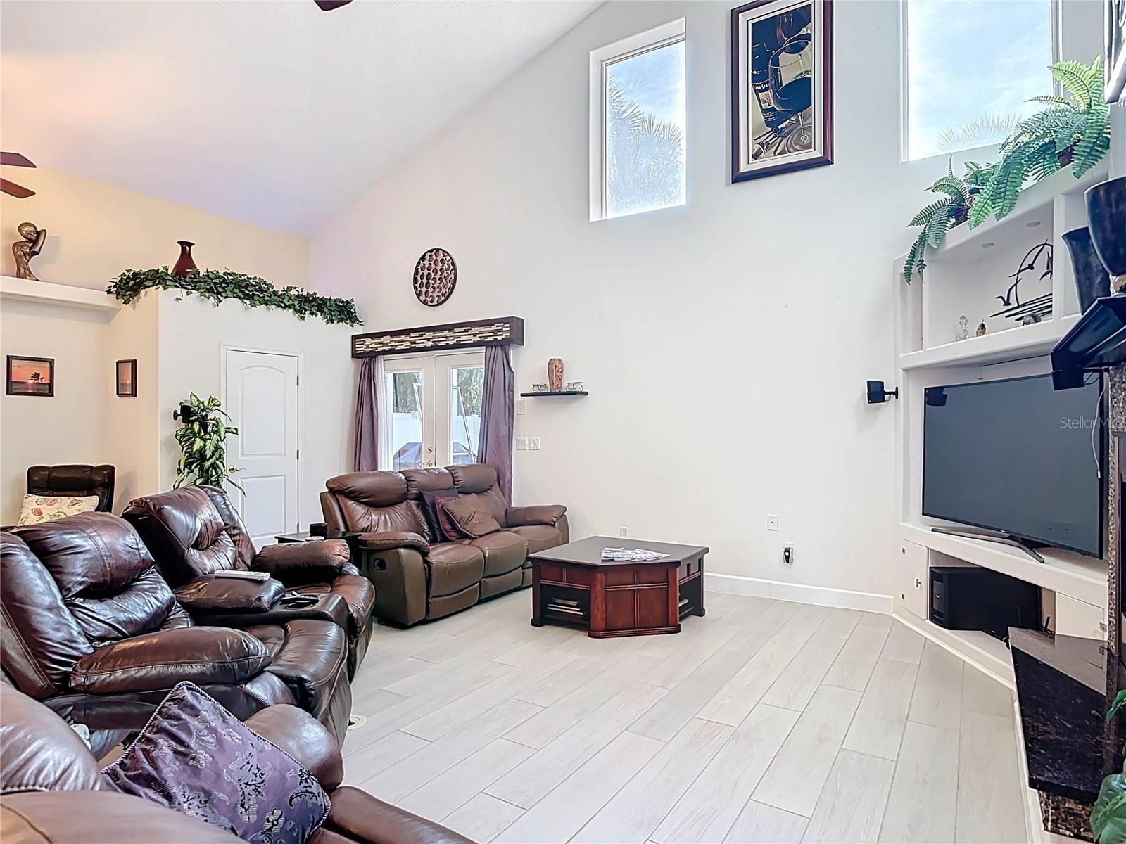 Image 8 of 99 For 4508 Saxon Drive