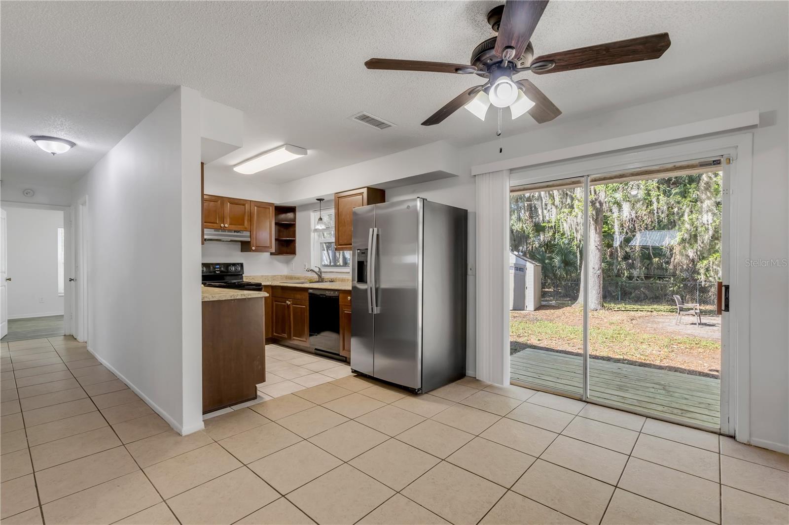 Image 15 of 39 For 420 Perdita Avenue