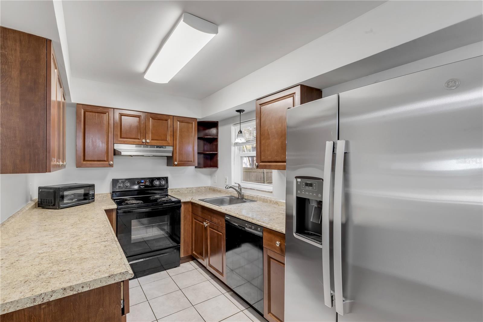 Image 23 of 39 For 420 Perdita Avenue