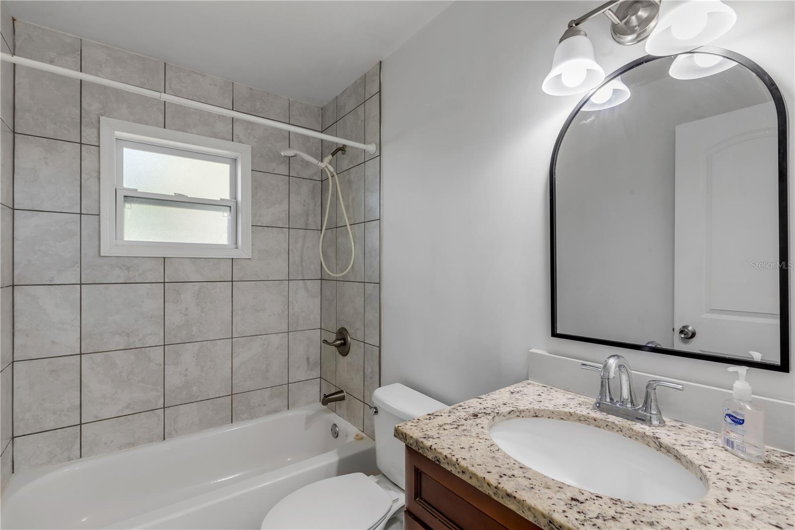 Image 26 of 39 For 420 Perdita Avenue