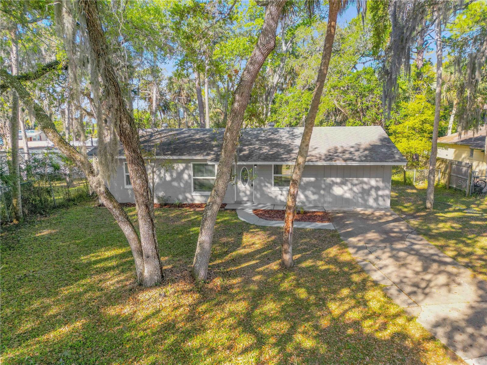 Image 3 of 39 For 420 Perdita Avenue