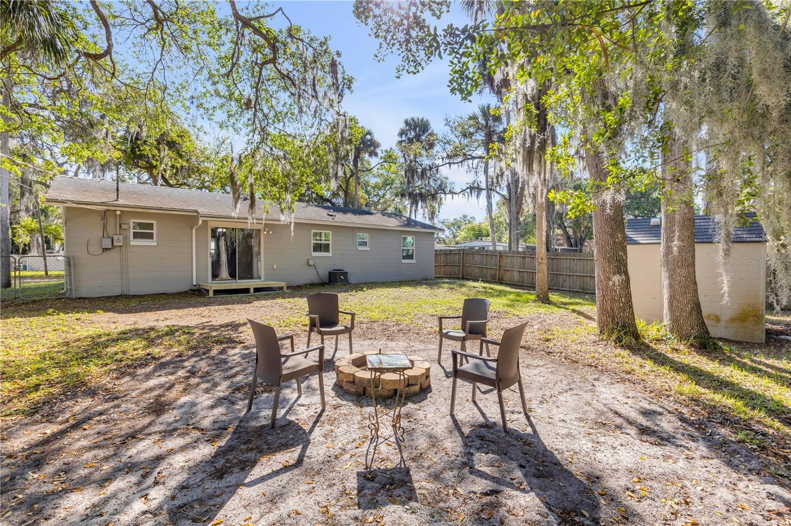 Image 33 of 39 For 420 Perdita Avenue