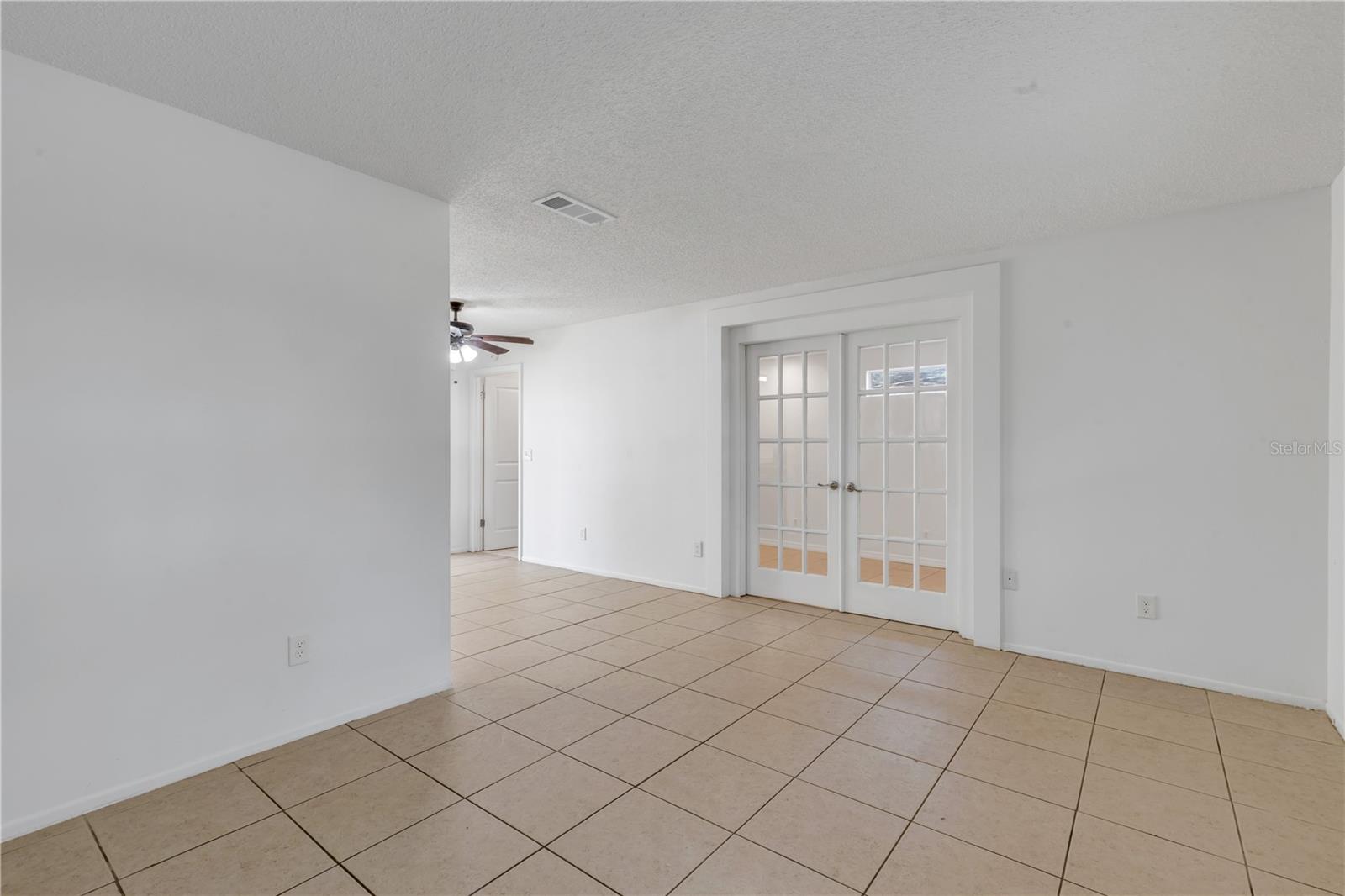 Image 7 of 39 For 420 Perdita Avenue