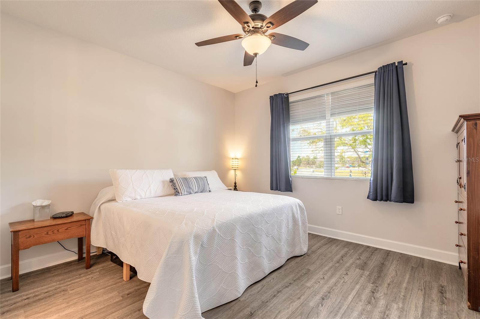 Image 15 of 42 For 1094 River Falls Circle