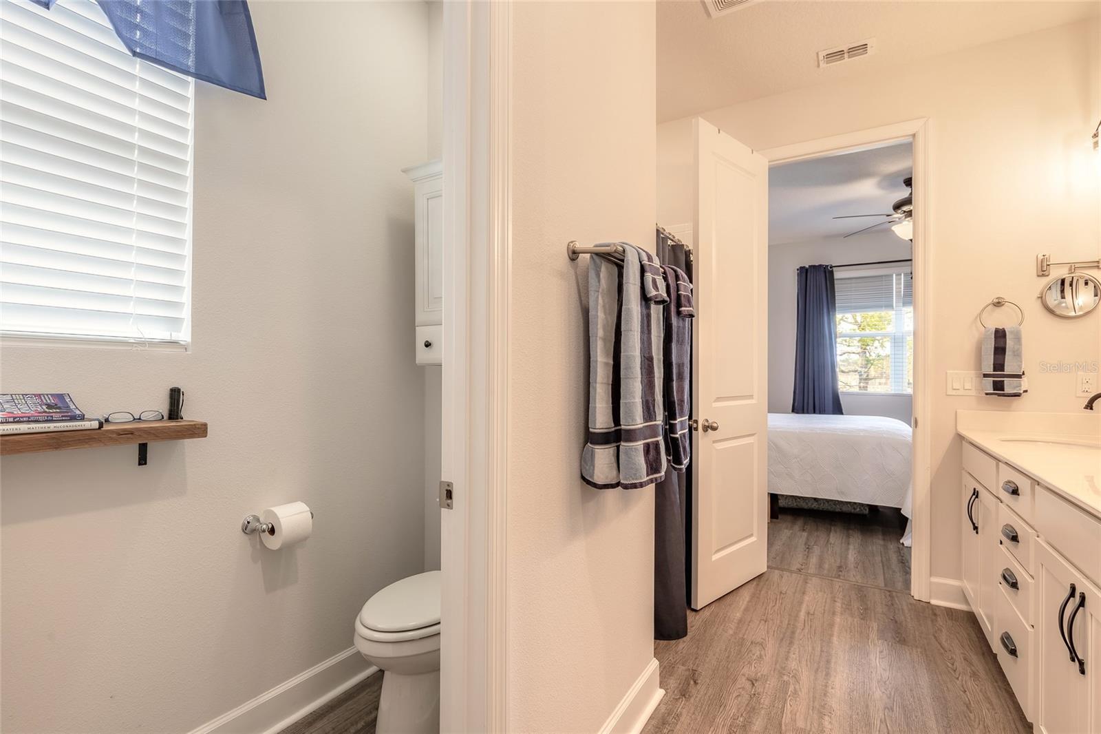 Image 19 of 42 For 1094 River Falls Circle